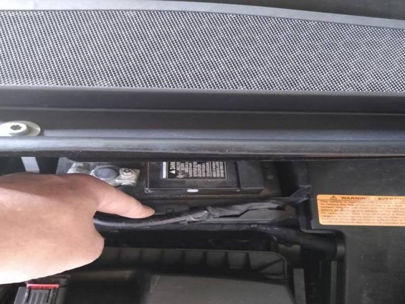 Fuse blown Power door locks inop on 20142018 Ford Transit Connect